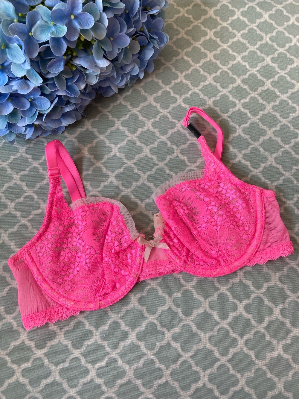 Victoria’s Secret Unlined Lace Pink 32B NWT